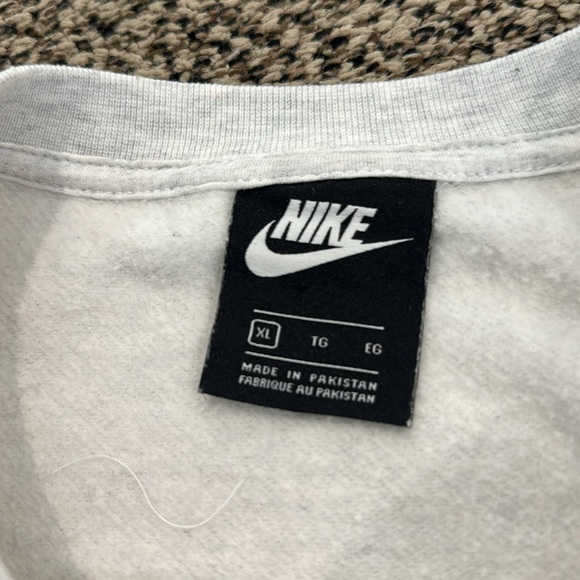 Nike Gray Sweatshirt - Picture 2 of 4
